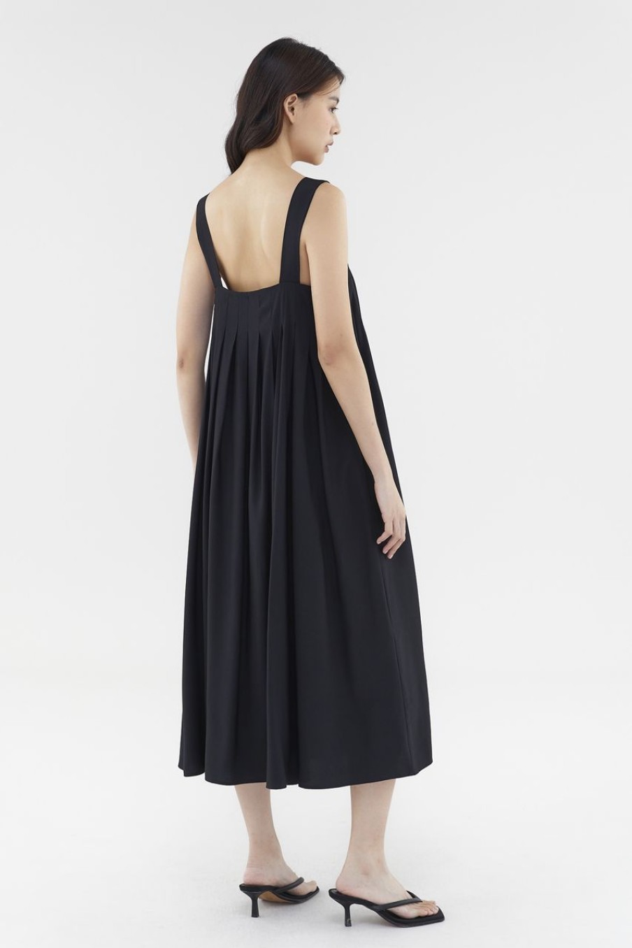 Women The Editor's Market Dresses | Roux Pleated Dress Black