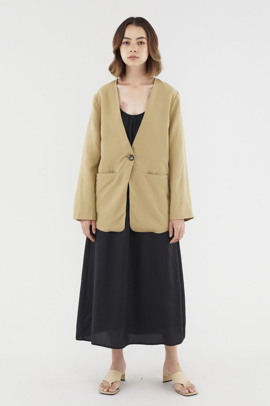 Women The Editor's Market Outerwear | Liliam Collarless Blazer Khaki