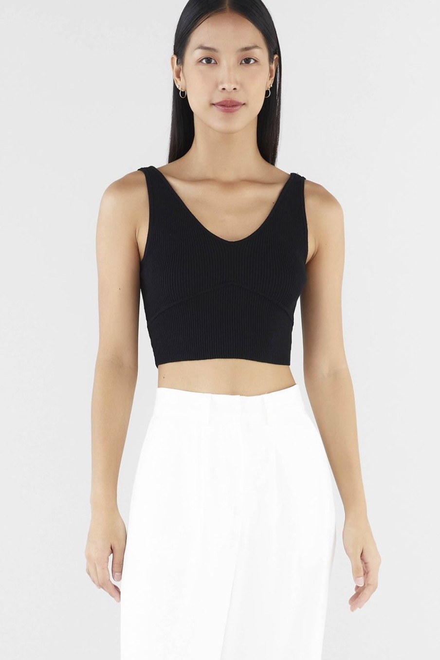 Women The Editor's Market Tops | Felice V-Neck Crop Tank Black