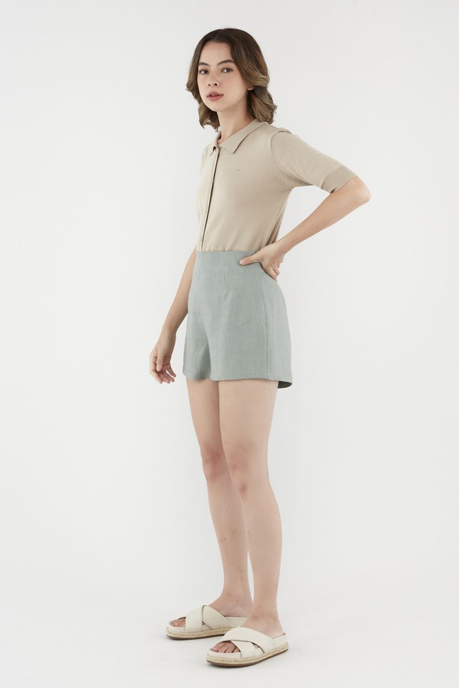 Women The Editor's Market Shorts | Corena Linen Relaxed Shorts Ash Green