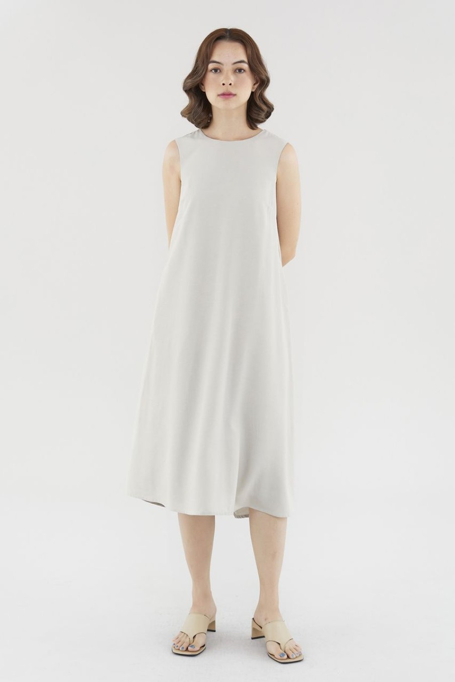 Women The Editor's Market Dresses | Jemica Drape-Back Dress Latte