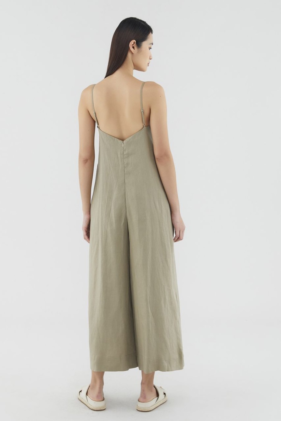 Women The Editor's Market Jumpsuits | Thelma Linen V-Neck Jumpsuit Khaki