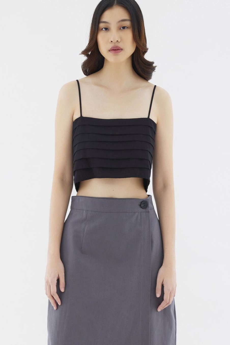 Women The Editor's Market Tops | Lyanne Pleated Cami Top Black