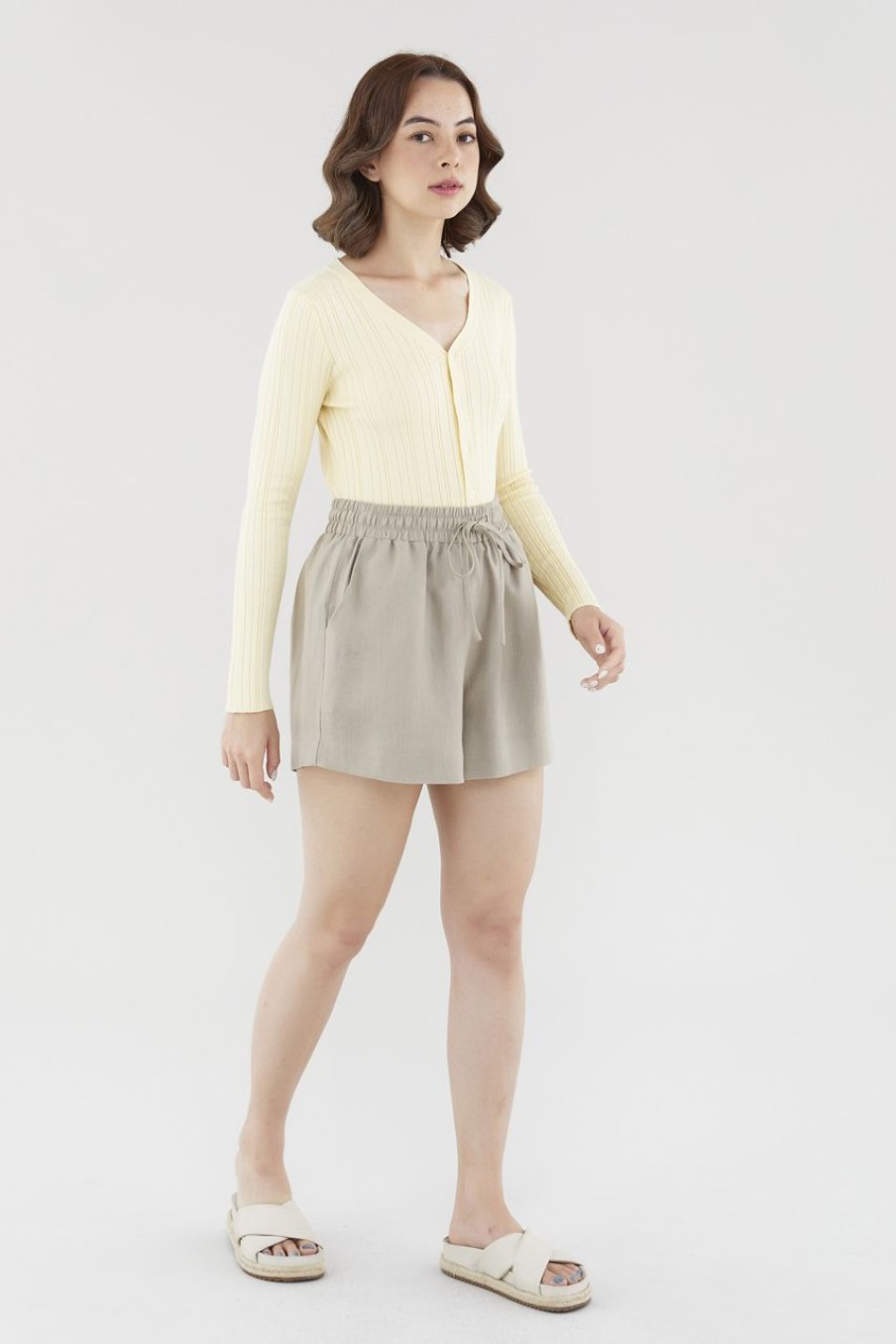 Women The Editor's Market Shorts | Bonita Linen Relaxed Shorts Taupe