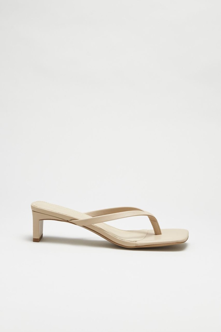 Women The Editor's Market Heels | Elena Heeled Thongs Dune