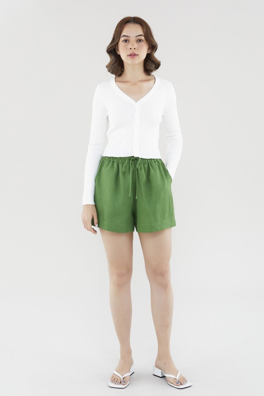 Women The Editor's Market Shorts | Bonita Linen Relaxed Shorts Matcha